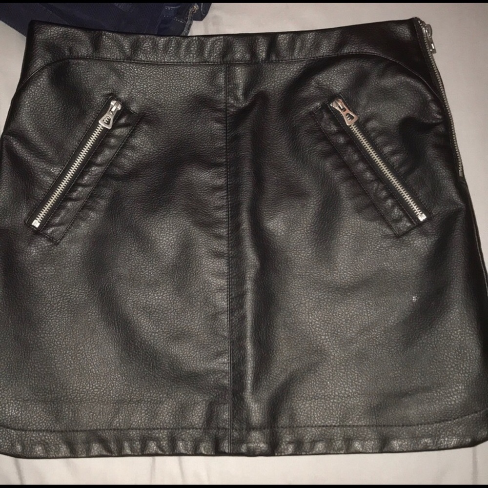 COPY - PLeather skirt